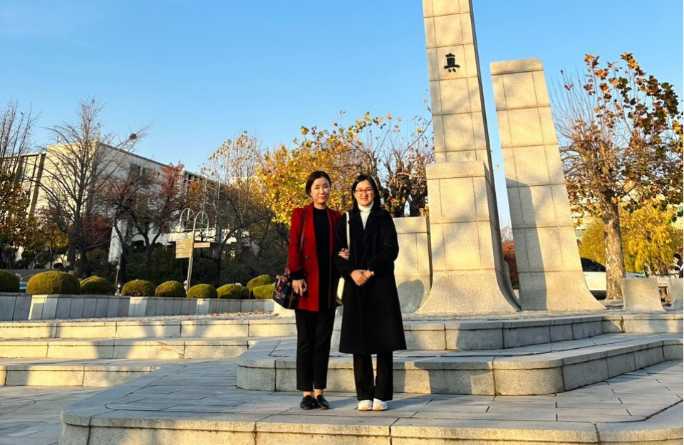 Đại diện YK chụp tại trường Đại học Inha