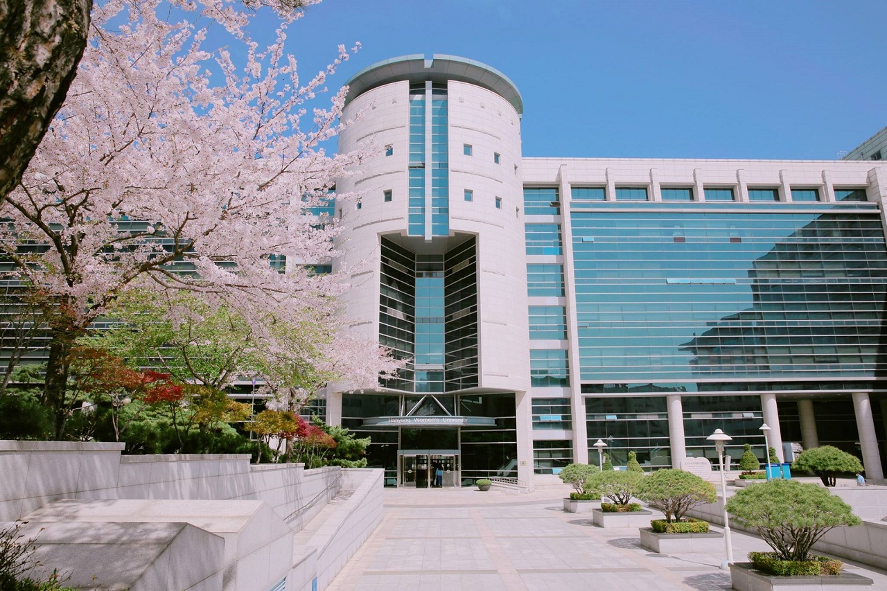 Hoa anh đào nở rộ tại trường Đại học Hanyang 