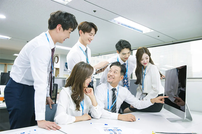 Phong cách đi làm của người Hàn Quốc gọn gàng, nhã nhặn